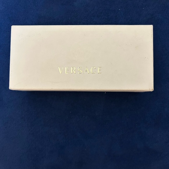 Versace sunglasses from the 2000’s. - Picture 5 of 5